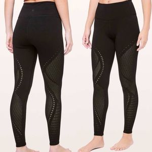 Lululemon Reveal Tight Mindful Motion - Black Size 2